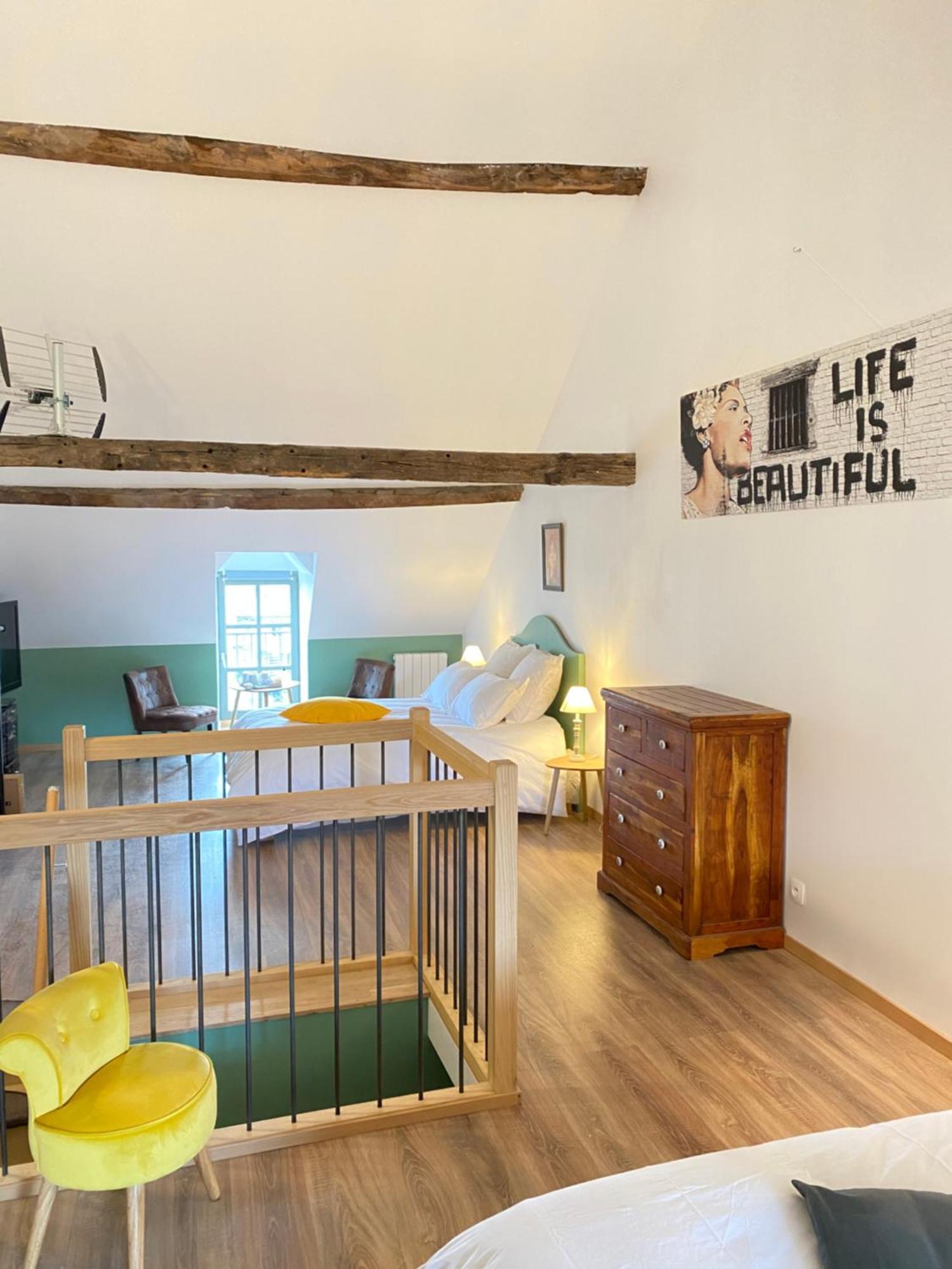 Au Pont D'Olt Hotel Saint-Come-d'Olt Bilik gambar