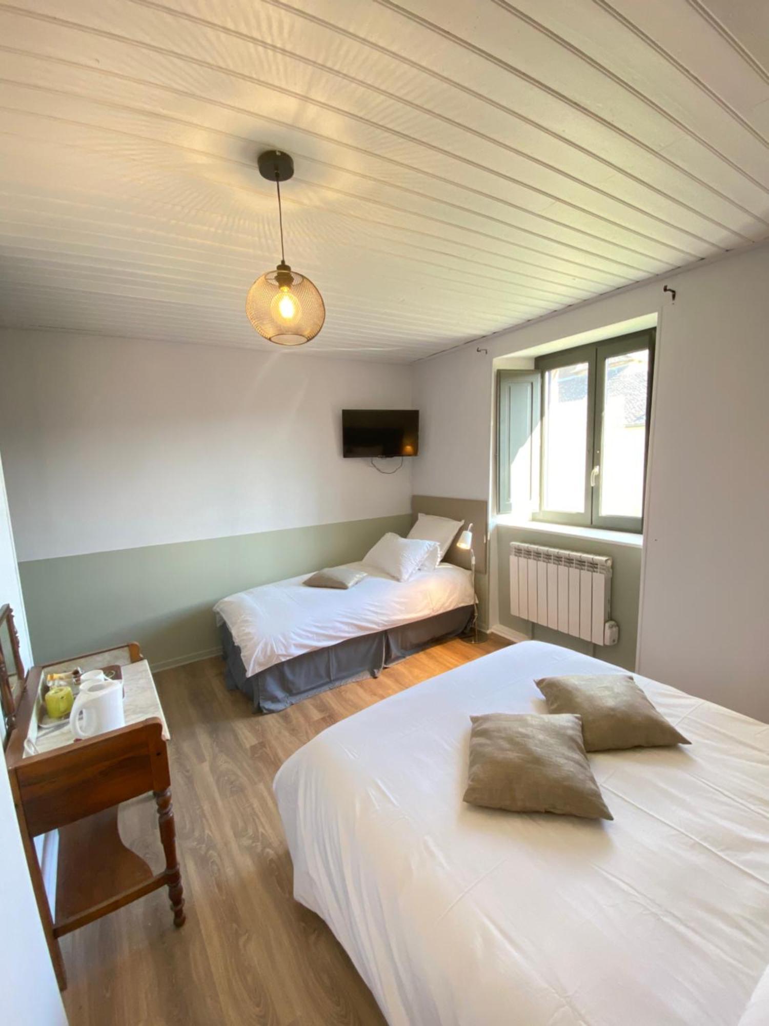 Au Pont D'Olt Hotel Saint-Come-d'Olt Bilik gambar