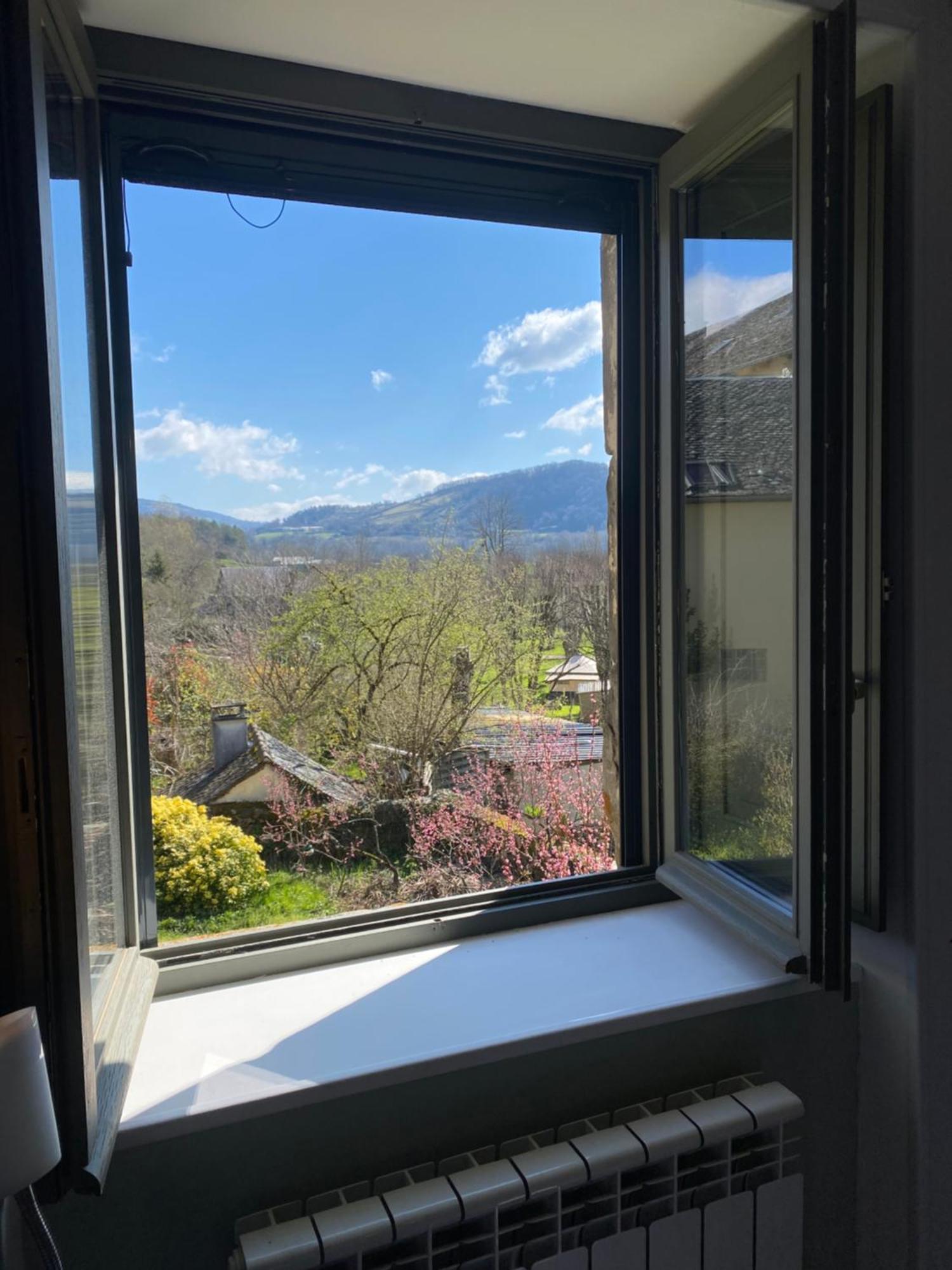 Au Pont D'Olt Hotel Saint-Come-d'Olt Bilik gambar