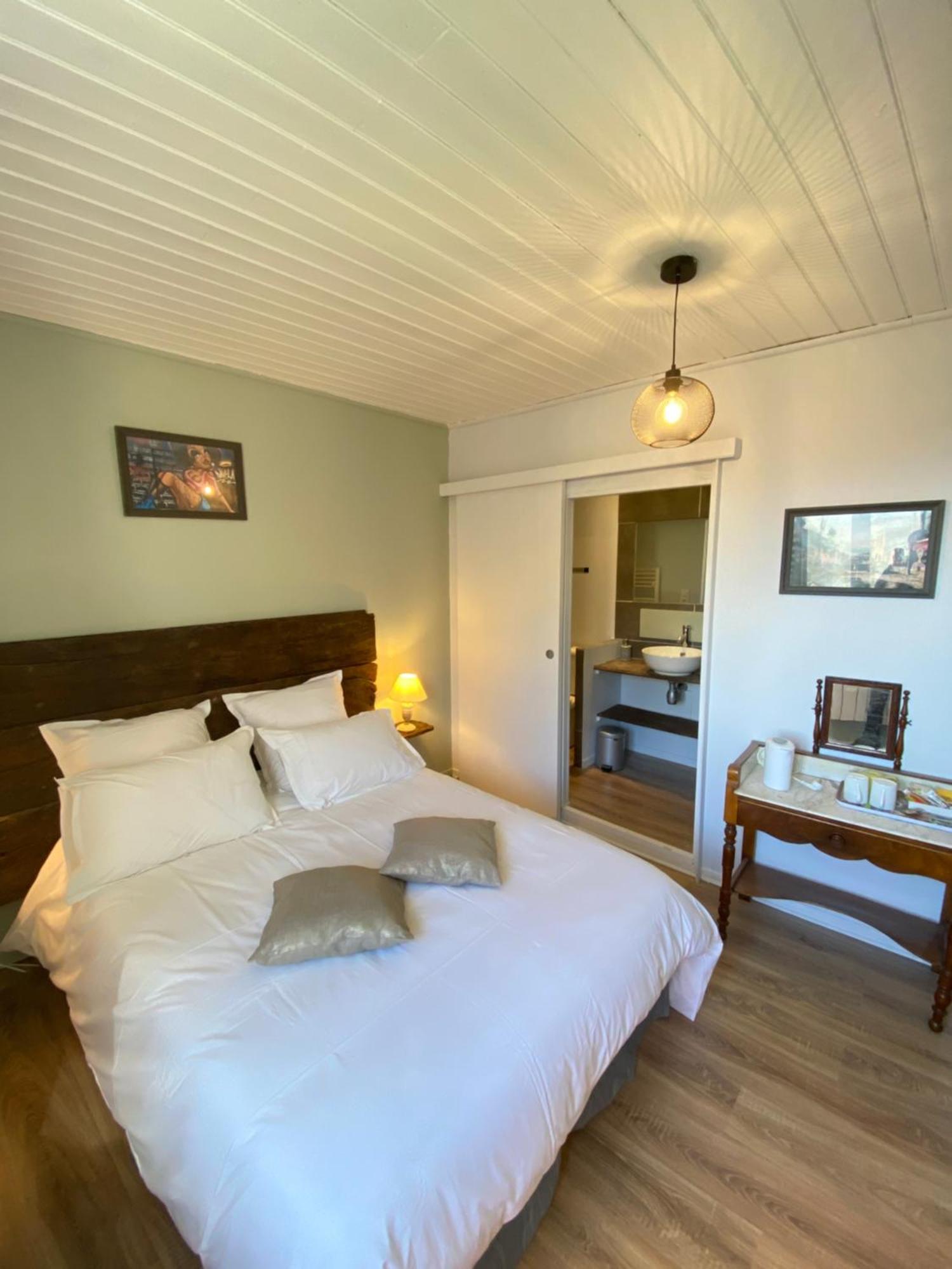 Au Pont D'Olt Hotel Saint-Come-d'Olt Bilik gambar