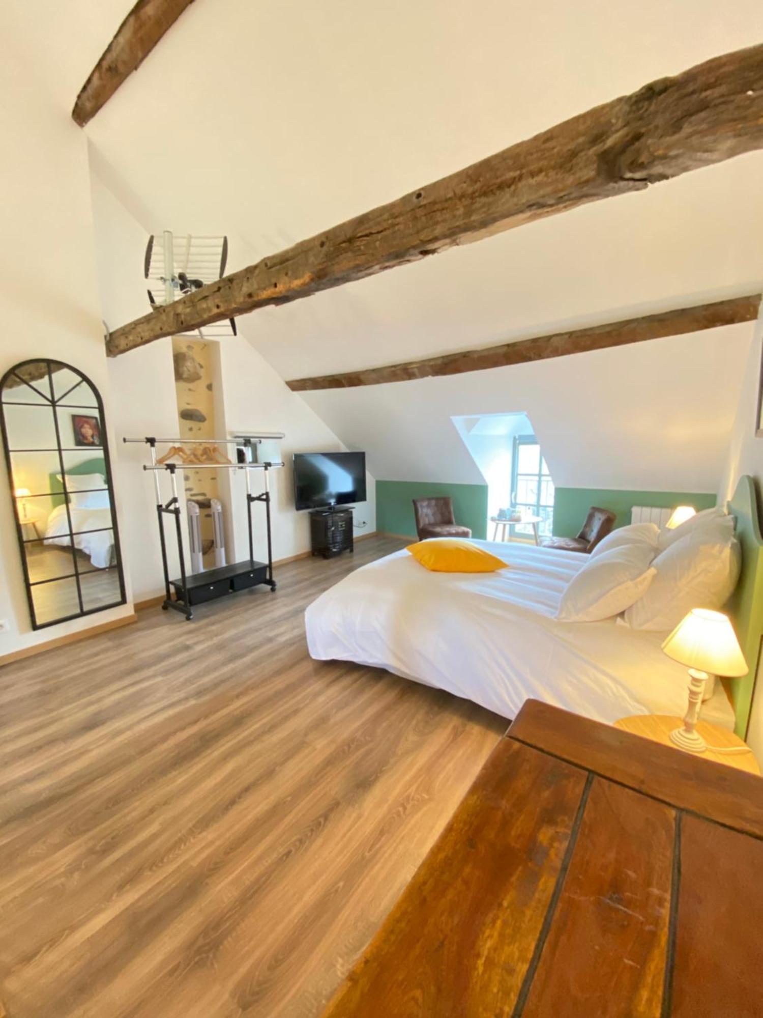 Au Pont D'Olt Hotel Saint-Come-d'Olt Bilik gambar