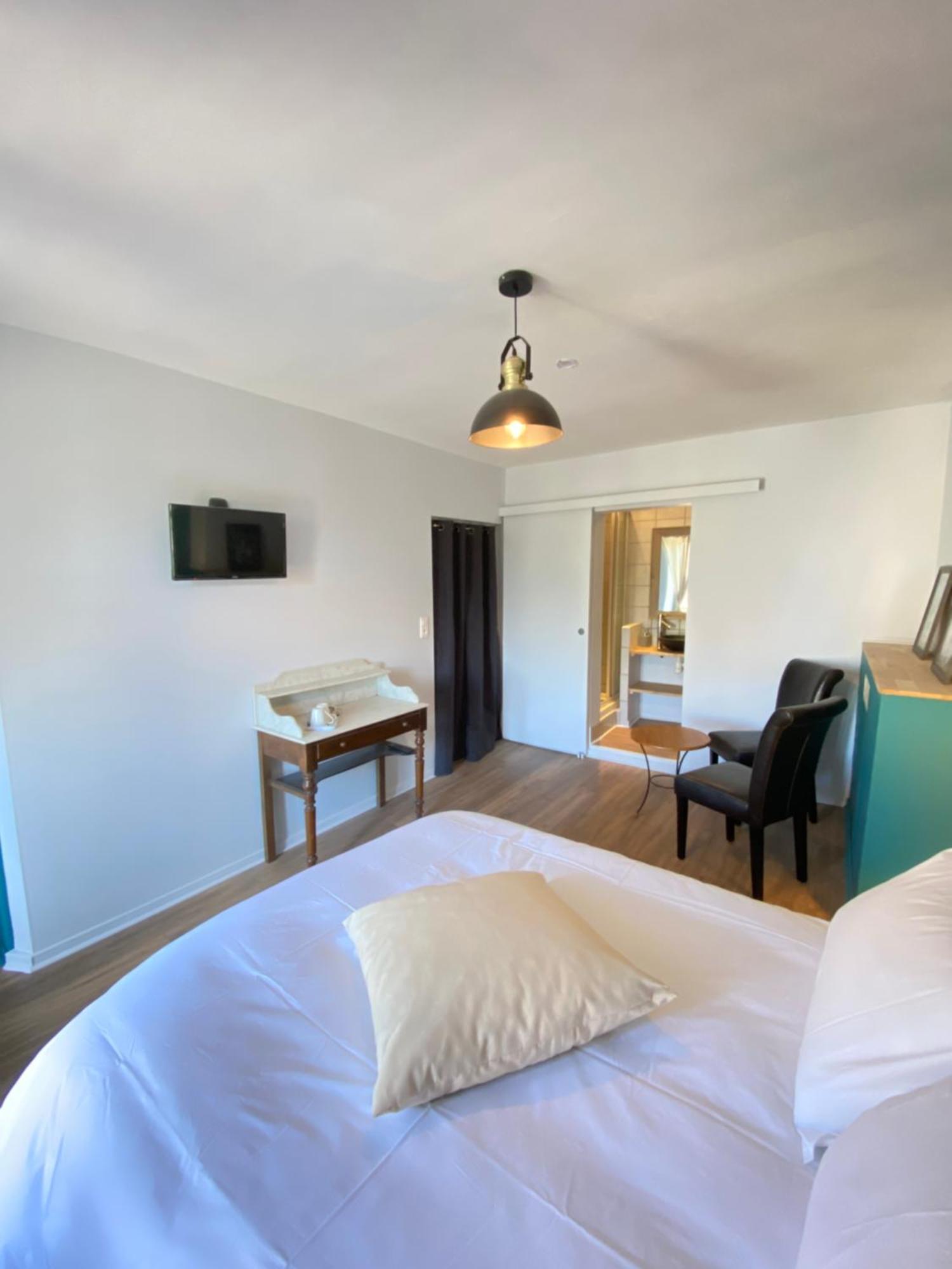 Au Pont D'Olt Hotel Saint-Come-d'Olt Bilik gambar